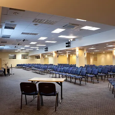 Hotel Karolina Park 3*