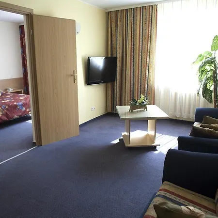 Karolina Park Hotel 3*