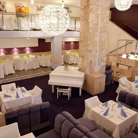 Karolina Park Hotel 3*