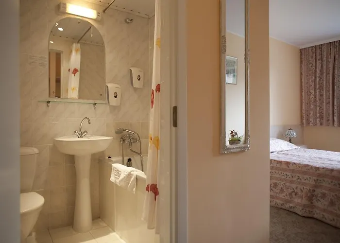 Hotel Karolina Park 3*