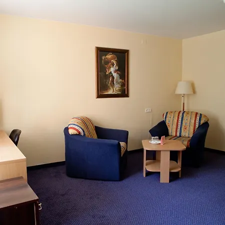 Hotel Karolina Park 3*