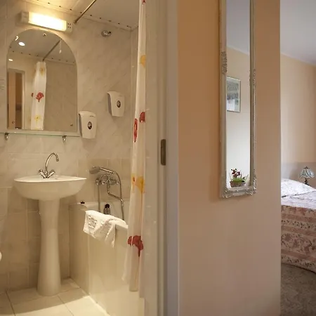 Hotel Karolina Park 3*