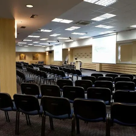 Hotel Karolina Park 3*