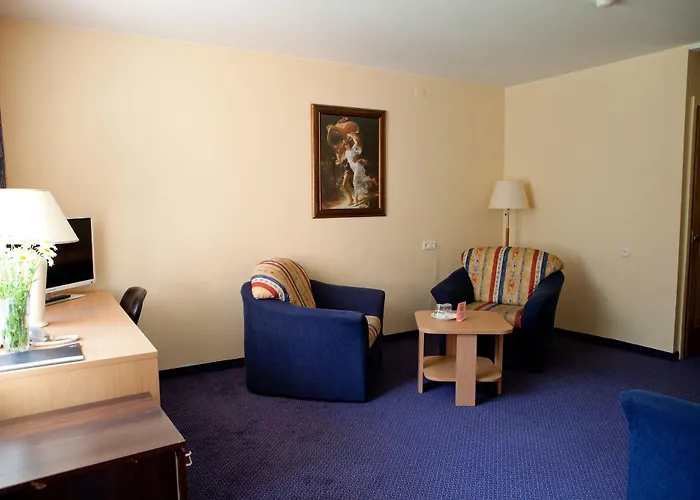 Hotell Karolina Park 3*