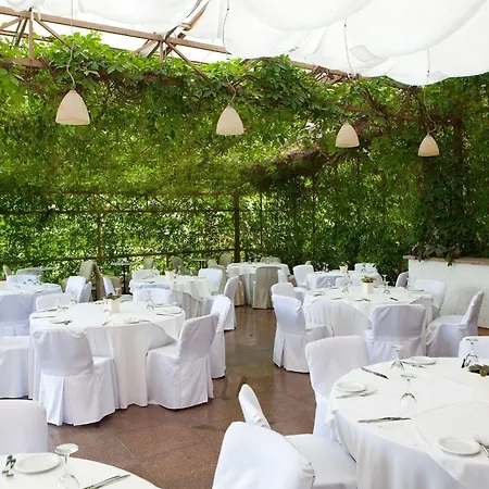 Karolina Park Hotel