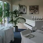 Hotel Karolina Park 3*